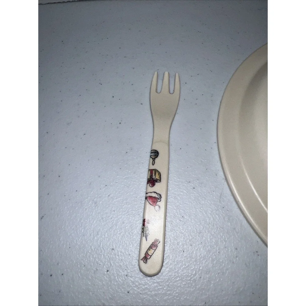 Vintage Disney Winnie The Pooh Plastic Kid Plate Melamine Fork Christmas Baby